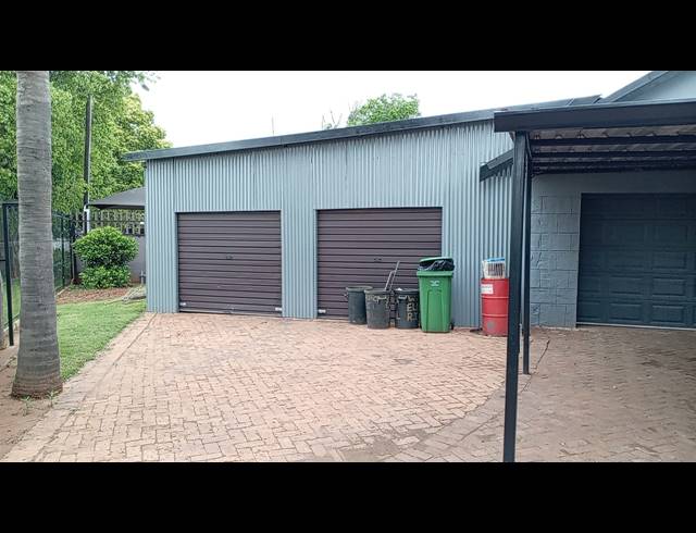 3 BEDROOM FREESTANDING FOR SALE IN KANONKOP